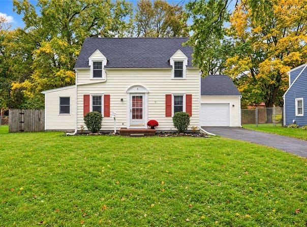 3 Barratt Place, Fairport, NY 14450