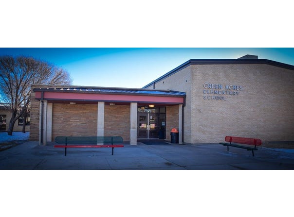 300 Oak Ave, Dumas, TX 79029