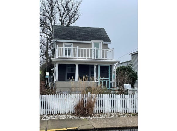 3488 MAIN ST, CHINCOTEAGUE, VA 23336