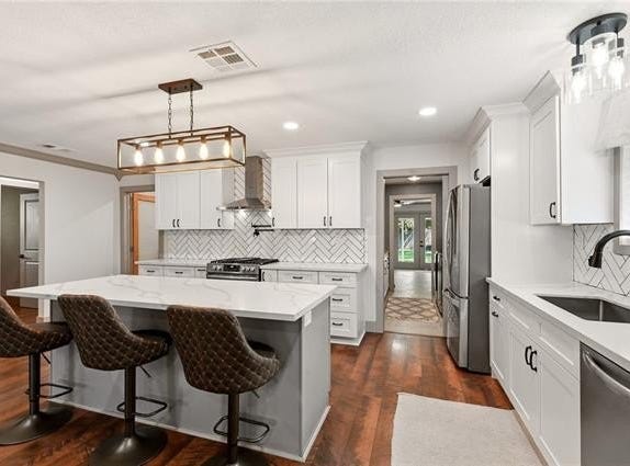 233 LITTLE FARMS Avenue, River Ridge, LA 70123
