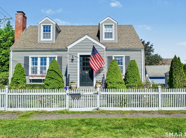 11 Oldfield Drive, Fairfield, CT 06824