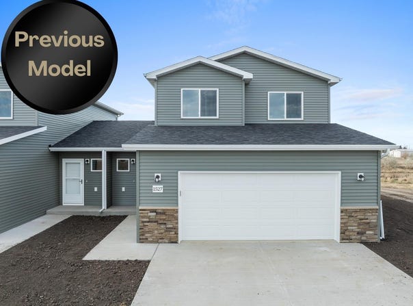 1558 47th Loop SE, Minot, ND 58701