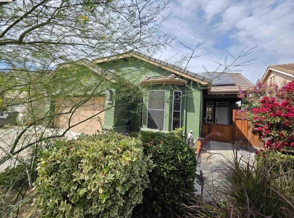 2607 Glow Rd, Riverbank, CA 95367