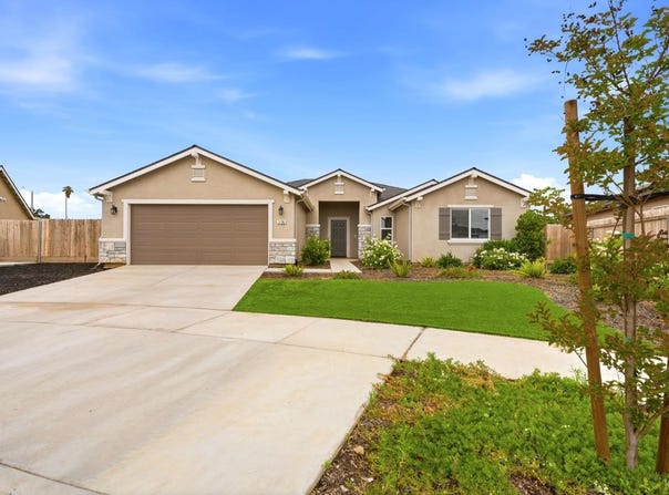 2198 W Ambassador Way, Hanford, CA 93230