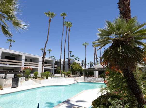 5301 E Waverly Drive, Palm Springs, CA 92264
