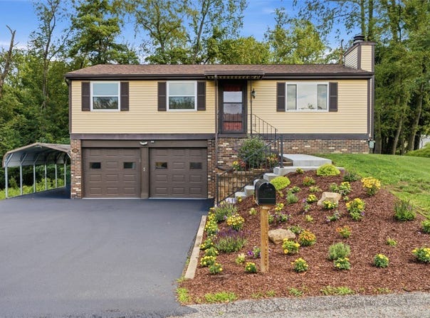 110 Carnegie Drive, Lower Burrell, PA 15068