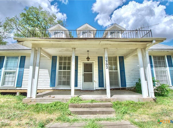 1202 Tyler, Thornton, TX 76687
