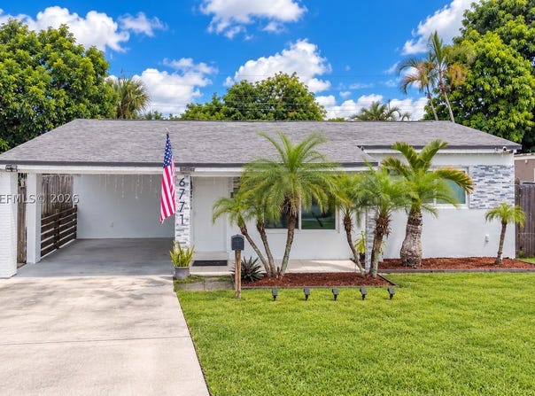 6771 Harding St, Hollywood, FL 33024