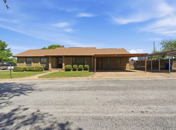 2304 Sha Lane, Breckenridge, TX 76424