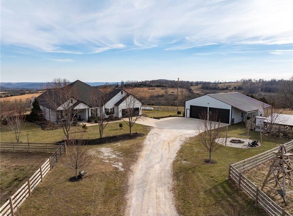 639 NC 1625, Compton, AR 72624