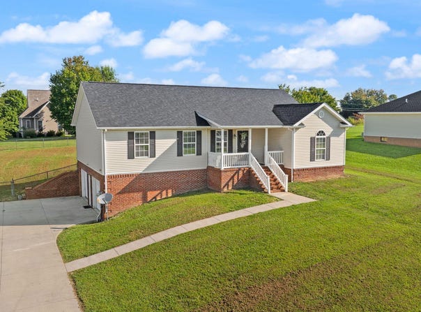 176 Surrey Way, Science Hill, KY 42553