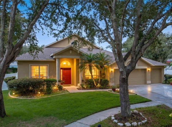 1124 SPLIT SILK Street, VALRICO, FL 33594