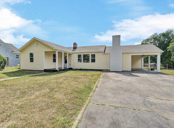 1127 Highland Rd, Salem, VA 24153