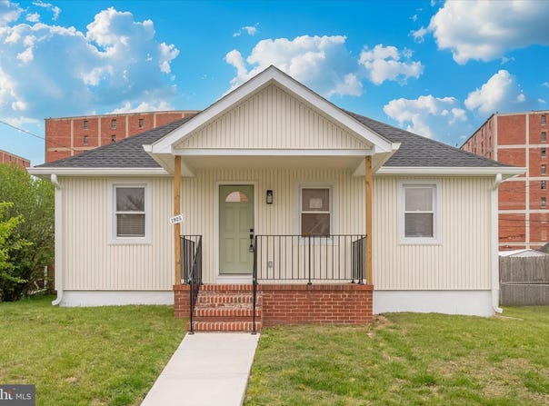 1925 QUEENSWAY, BALTIMORE, MD 21222