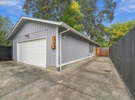 230 MAYFAIR Dr, StHelens, OR 97051