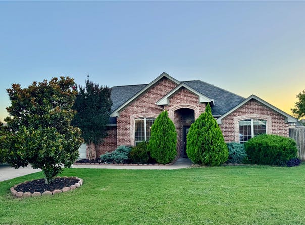 2942 Meandering Way, Granbury, TX 76049
