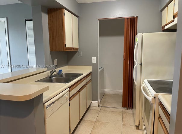1247 SW 46th Ave, Pompano Beach, FL 33069