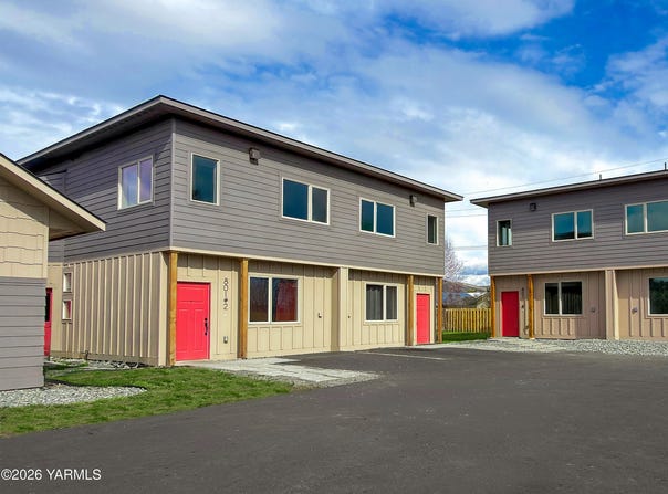 801 N 16th Ave, Yakima, WA 98902