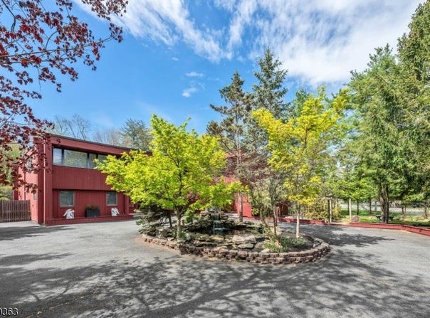 84 Bogerts Mill Rd, Harrington Park Boro, NJ 07640-1713
