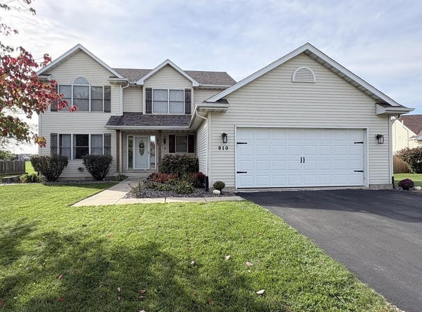 910 N Taylor Ridge, Belvidere, IL 61008