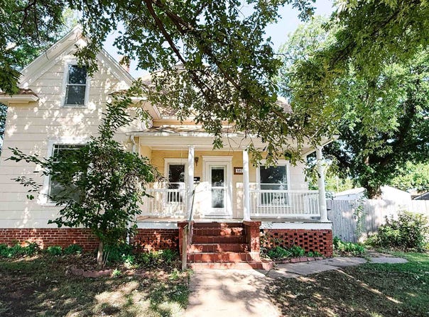 407 S Pine St, Pratt, KS 67124