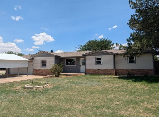1110 Maple Street, Friona, TX 79035