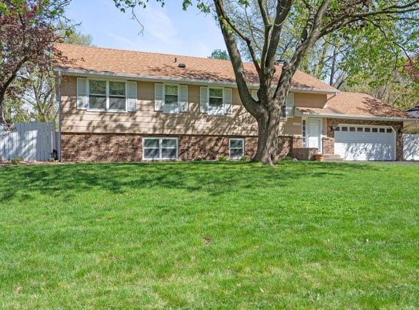 1559 Mccarthy Road, Eagan, MN 55121