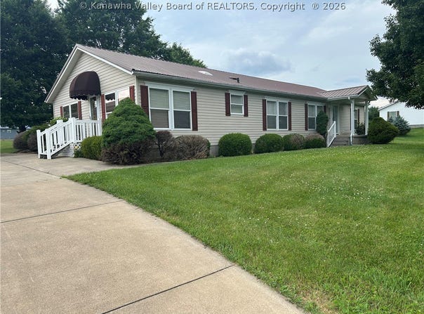 233 Sunset Lane, Point Pleasant, WV 25550