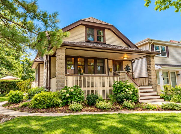 2221 S 79th St, West Allis, WI 53219