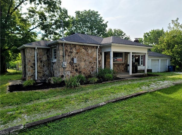 220 Robert Drive, Kent, OH 44240
