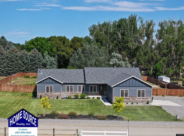 270 W Mountain View, Riverton, WY 82501