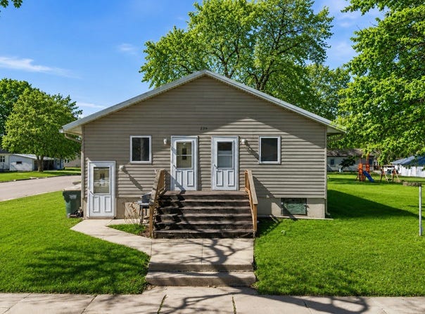 226 3rd Avenue S, Brownton, MN 55312