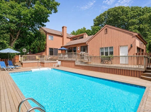 39 Spring Pond Lane, Southampton, NY 11968