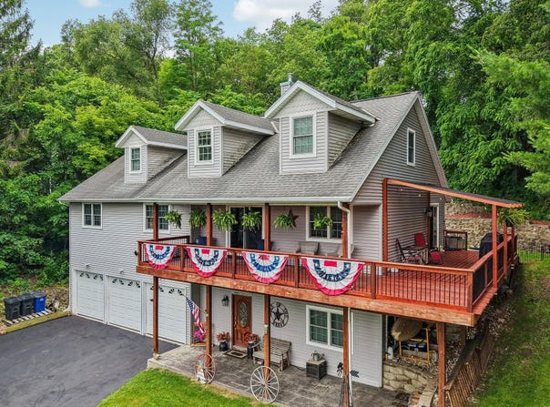 7920 Greendale Ave, Burlington, WI 53105