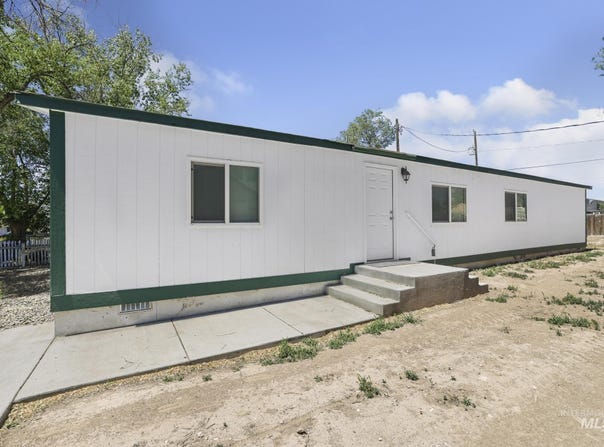 1042 2nd Ave. W, Twin Falls, ID 83301
