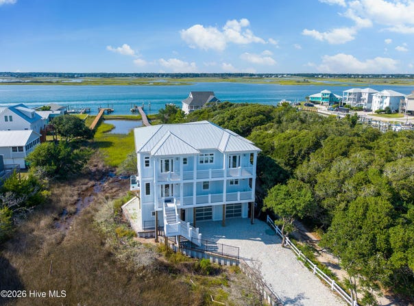 1014 N Anderson Boulevard, Topsail Beach, NC 28445