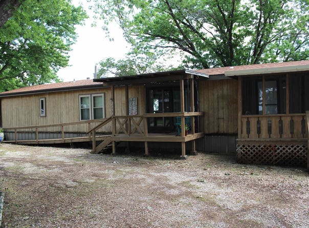 2154 Schlotthauer Dr, Marion, KS 66861