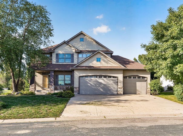 1740 Sandbar Circle, Waconia, MN 55387