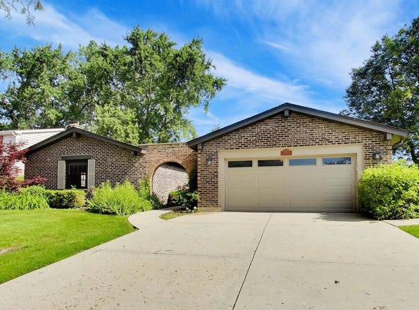 4044 Chester Drive, Glenview, IL 60026