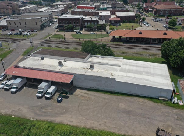 301 N Commerce Avenue, Russellville, AR 72801