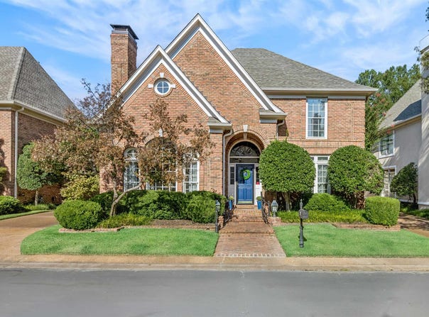 928 E RIVERWALK Dr, Memphis, TN 38120