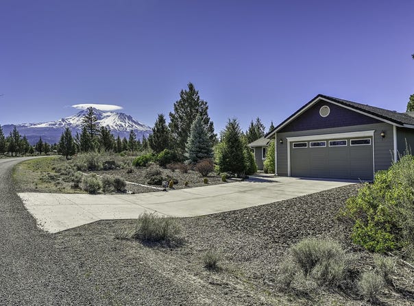 15535 Sherwood Rd, Weed, CA 96094