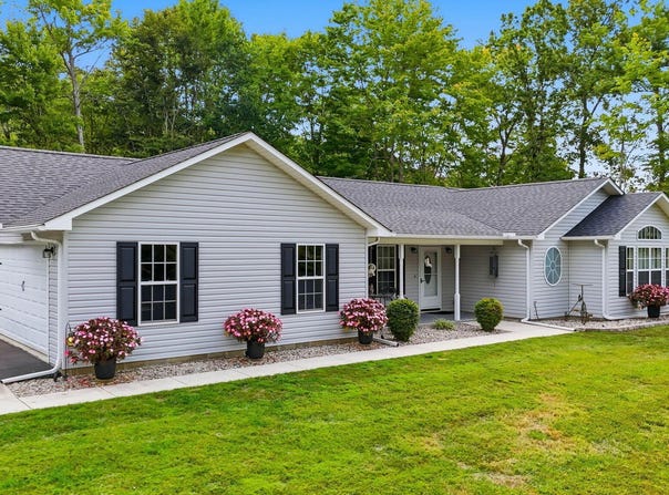 383 Chance Private Drive, Oneida, TN 37841