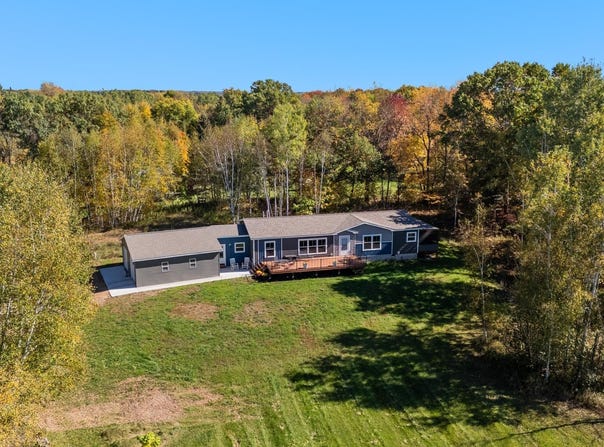 302 85th Avenue, Clayton, WI 54004