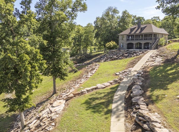 202 RIVERBEND Ln, Bath Springs, TN 38311