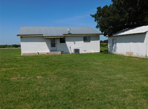 5401 Hwy 36, Comanche, TX 76442