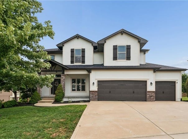 1115 Metfield Lane, Raymore, MO 64083