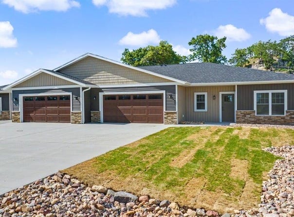 W7674 Castle Mound Rd, Holmen, WI 54636
