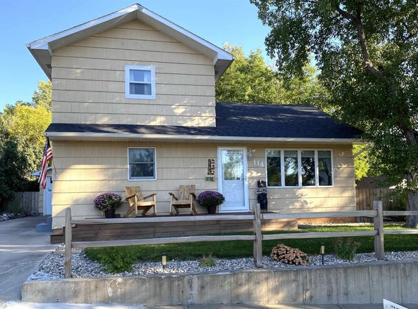 114 N Maple Ave, Pierre, SD 57501