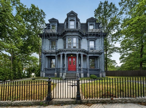 533 Locust St, Fall River, MA 02720
